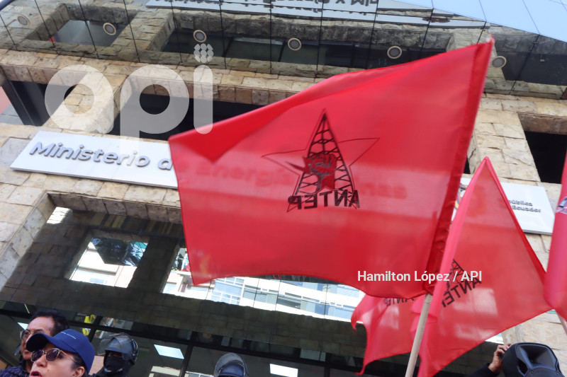 UIO-PROTESTA-TRABAJADORES-OCP