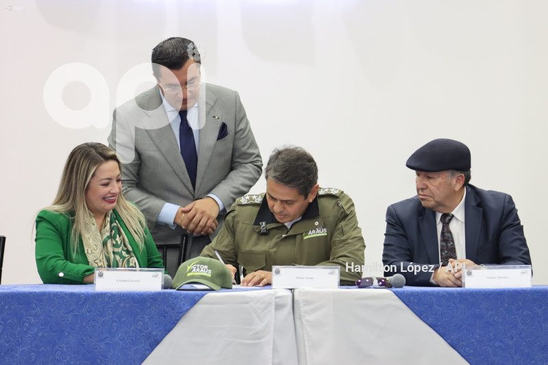 UIO-INSCRIPCIÓN-PRESIDENCIAL-ARAUS-CARRERA