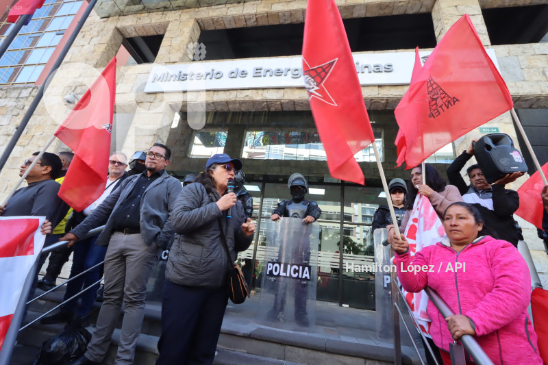 UIO-PROTESTA-TRABAJADORES-OCP