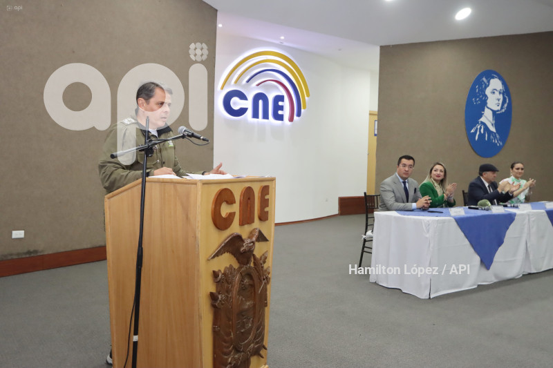 UIO-INSCRIPCIÓN-PRESIDENCIAL-ARAUS-CARRERA