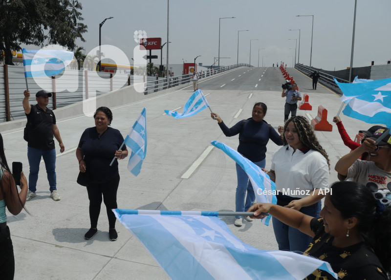 GYE-INAUGURACION PUENTE