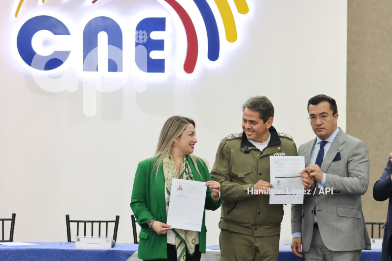 UIO-INSCRIPCIÓN-PRESIDENCIAL-ARAUS-CARRERA