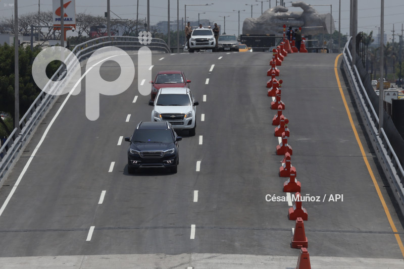 GYE-INAUGURACION PUENTE