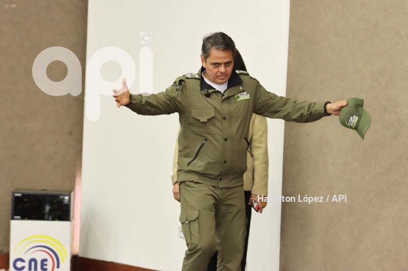 UIO-INSCRIPCIÓN-PRESIDENCIAL-ARAUS-CARRERA