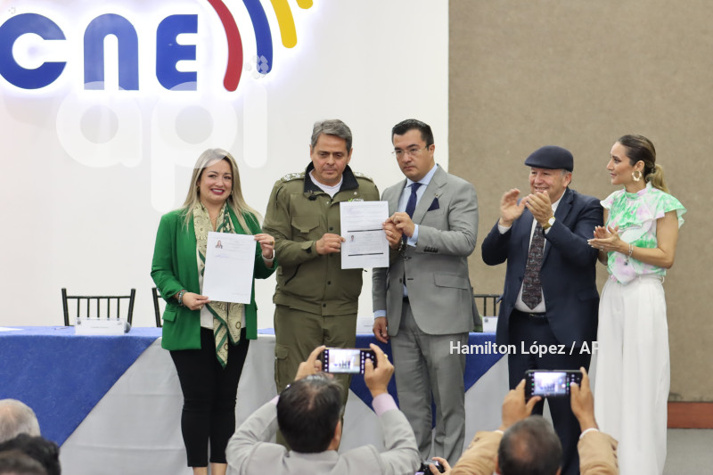 UIO-INSCRIPCIÓN-PRESIDENCIAL-ARAUS-CARRERA