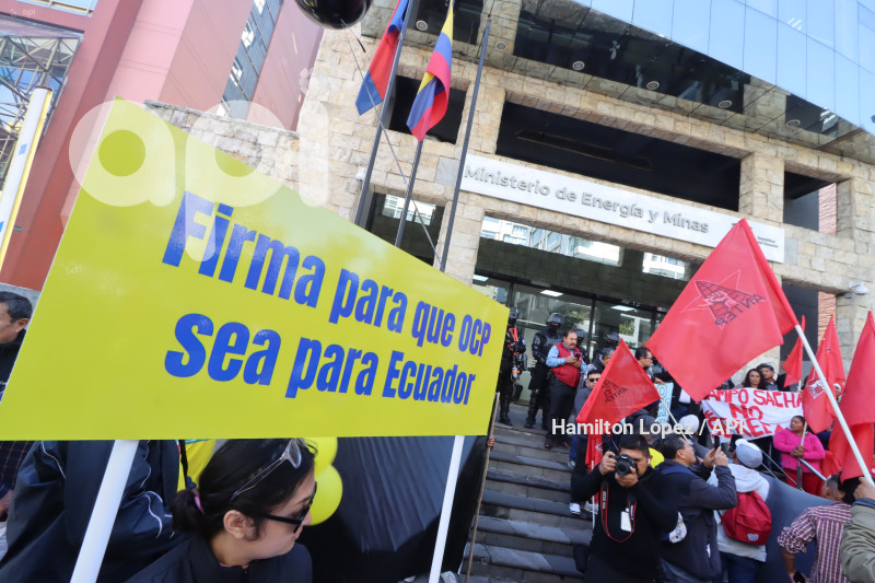 UIO-PROTESTA-TRABAJADORES-OCP