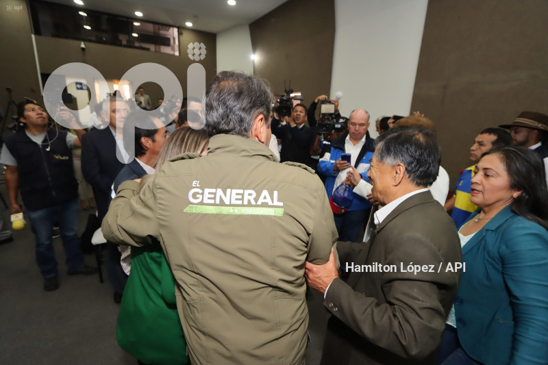 UIO-INSCRIPCIÓN-PRESIDENCIAL-ARAUS-CARRERA