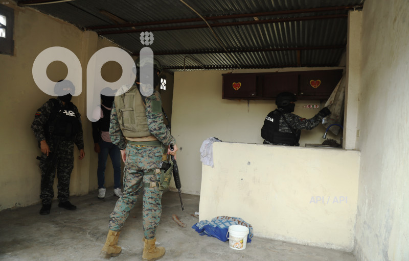 GYE-DESTRUCCION CASAS SECUESTROS