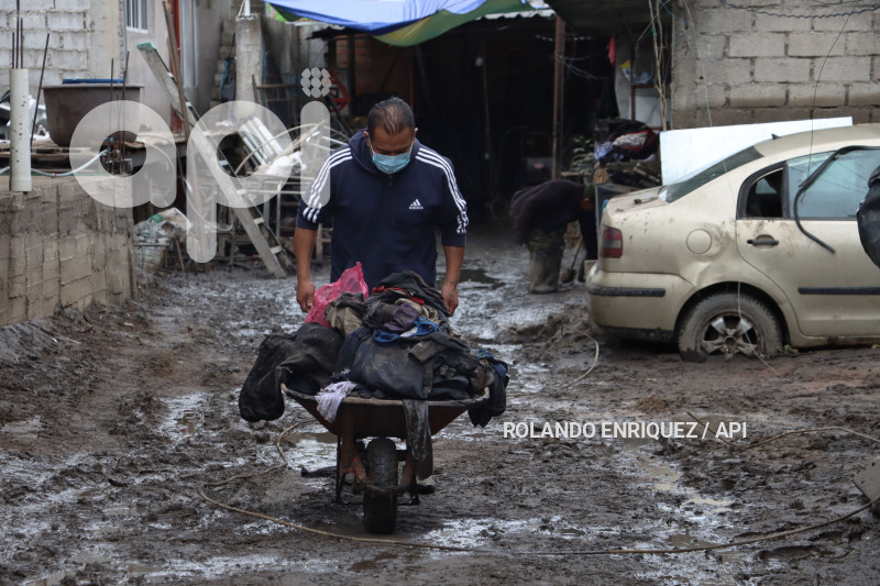 LIMPIEZA-INUNDACIONES-SUR-QUITO