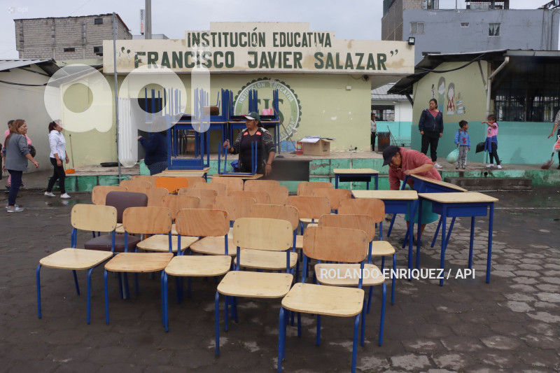 LIMPIEZA-INUNDACIONES-SUR-QUITO