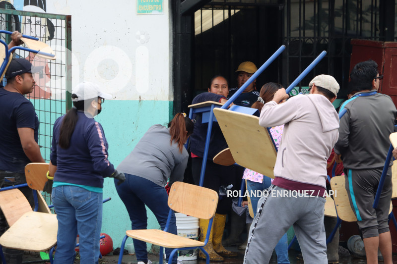 LIMPIEZA-INUNDACIONES-SUR-QUITO