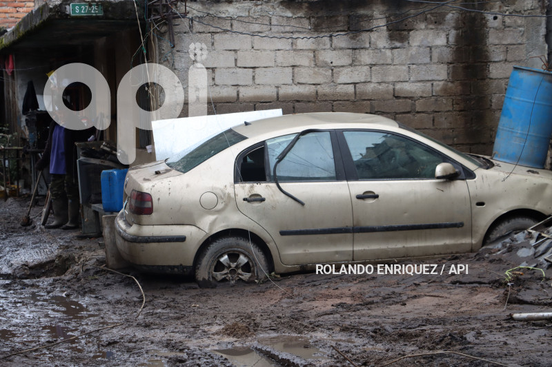 LIMPIEZA-INUNDACIONES-SUR-QUITO
