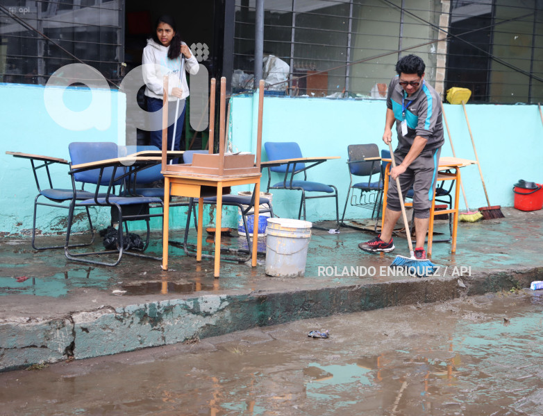 LIMPIEZA-INUNDACIONES-SUR-QUITO