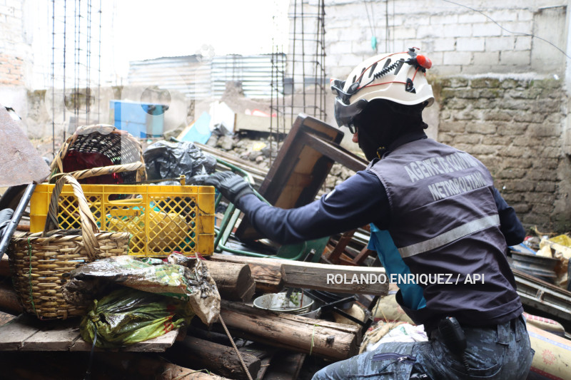 LIMPIEZA-INUNDACIONES-SUR-QUITO