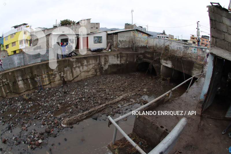 LIMPIEZA-INUNDACIONES-SUR-QUITO