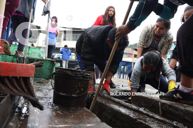 LIMPIEZA-INUNDACIONES-SUR-QUITO
