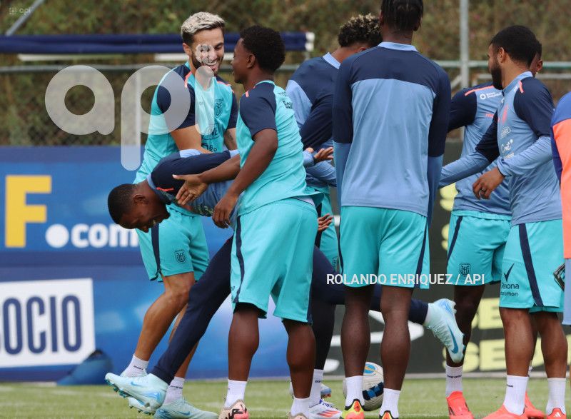 ENTRENAMIENTO-SELECCION-ECUATORIANA