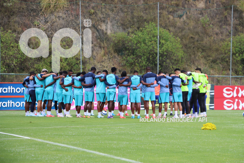ENTRENAMIENTO-SELECCION-ECUATORIANA
