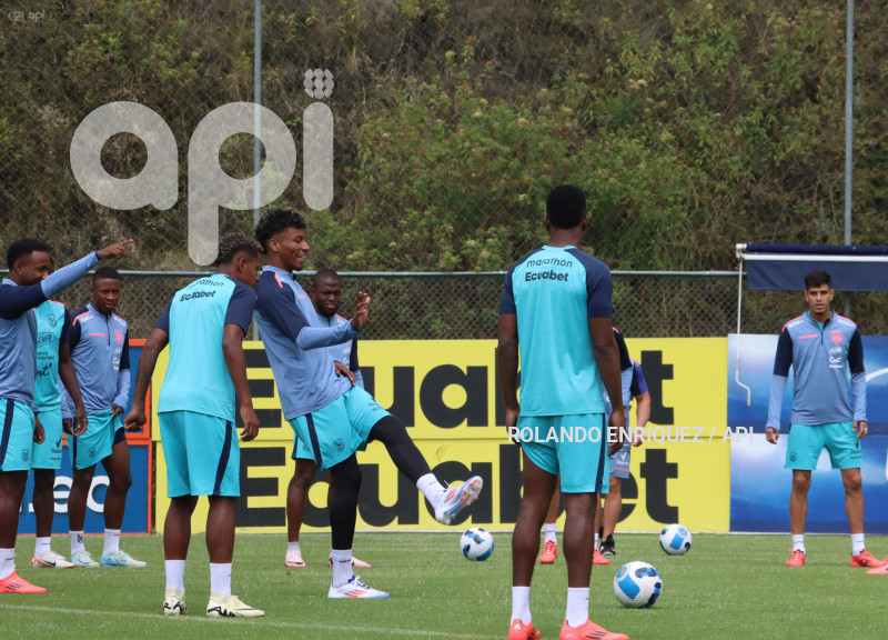 ENTRENAMIENTO-SELECCION-ECUATORIANA