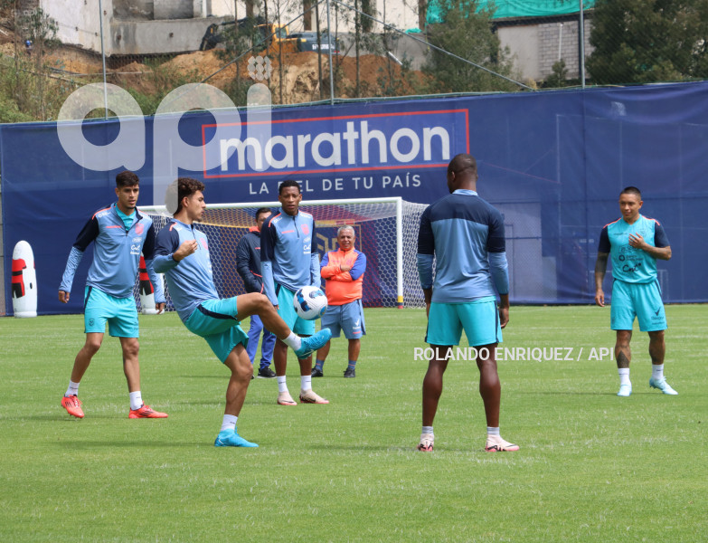 ENTRENAMIENTO-SELECCION-ECUATORIANA
