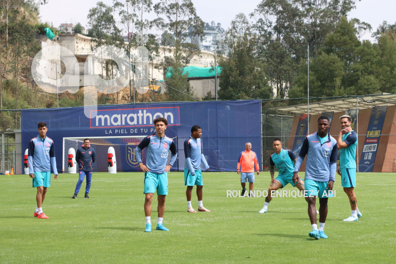 ENTRENAMIENTO-SELECCION-ECUATORIANA