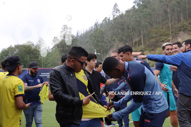 ENTRENAMIENTO-SELECCION-ECUATORIANA