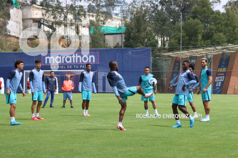 ENTRENAMIENTO-SELECCION-ECUATORIANA