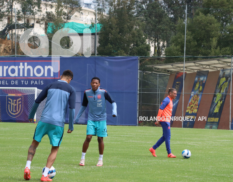 ENTRENAMIENTO-SELECCION-ECUATORIANA