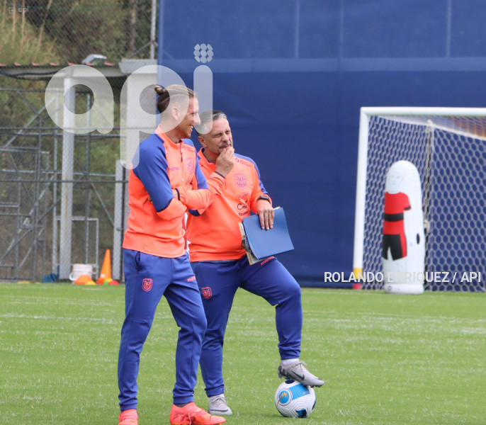 ENTRENAMIENTO-SELECCION-ECUATORIANA