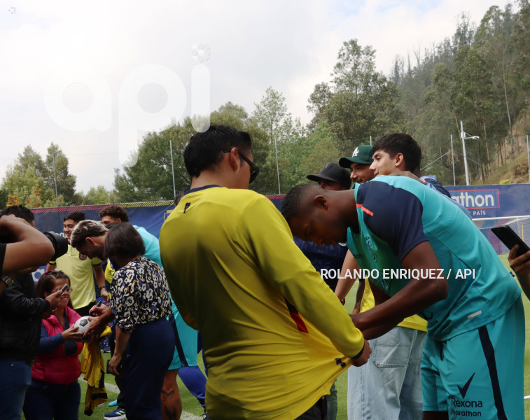 ENTRENAMIENTO-SELECCION-ECUATORIANA