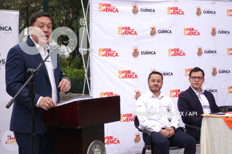 CUENCA-ENTREGA SIMBOLICA-KITS EMERGENCIA