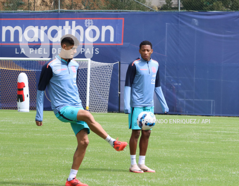 ENTRENAMIENTO-SELECCION-ECUATORIANA