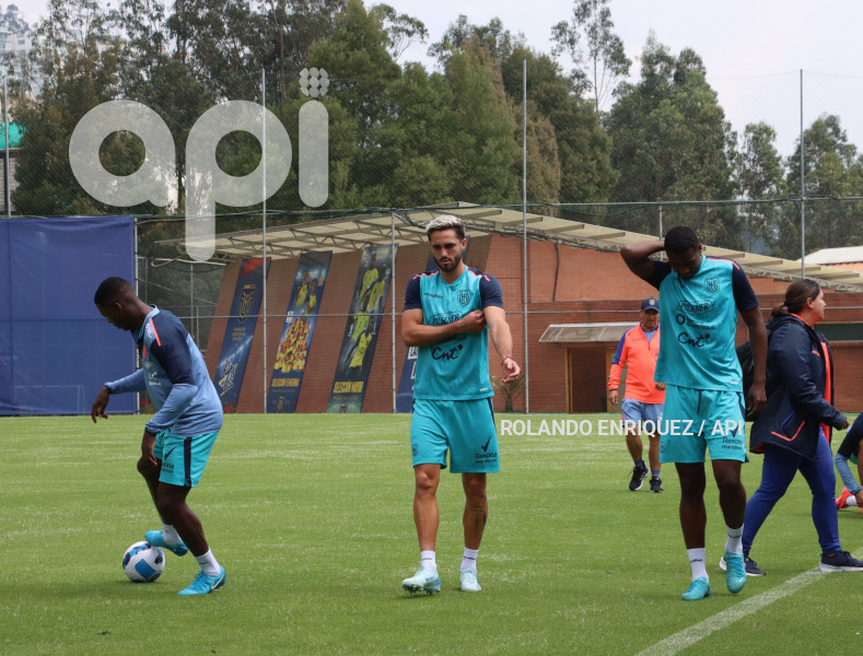 ENTRENAMIENTO-SELECCION-ECUATORIANA
