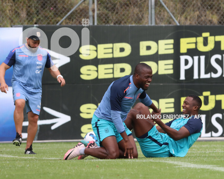 ENTRENAMIENTO-SELECCION-ECUATORIANA