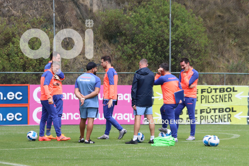 ENTRENAMIENTO-SELECCION-ECUATORIANA