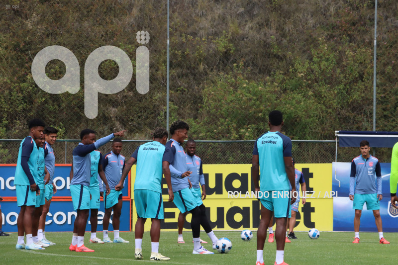 ENTRENAMIENTO-SELECCION-ECUATORIANA