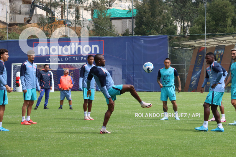 ENTRENAMIENTO-SELECCION-ECUATORIANA