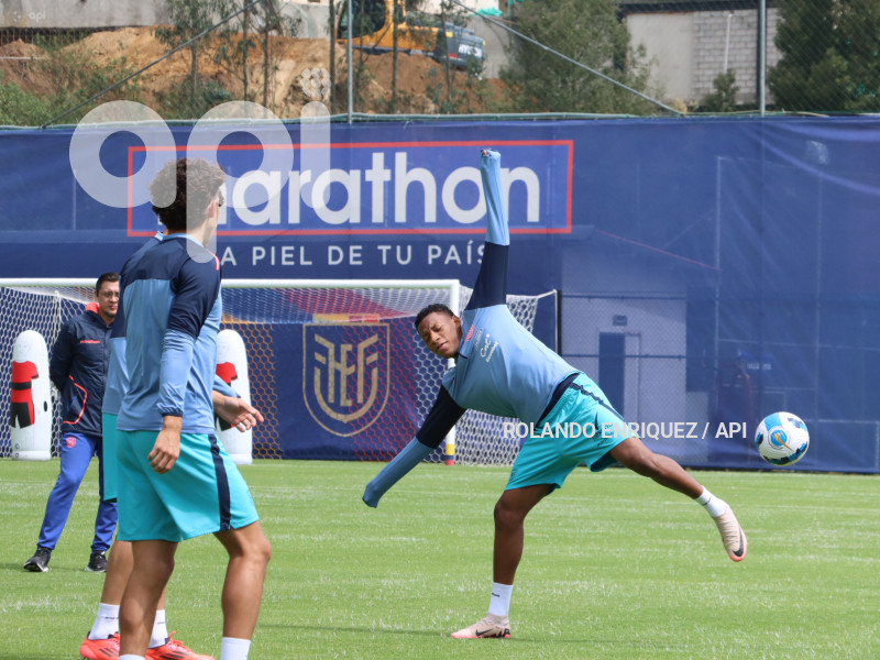 ENTRENAMIENTO-SELECCION-ECUATORIANA