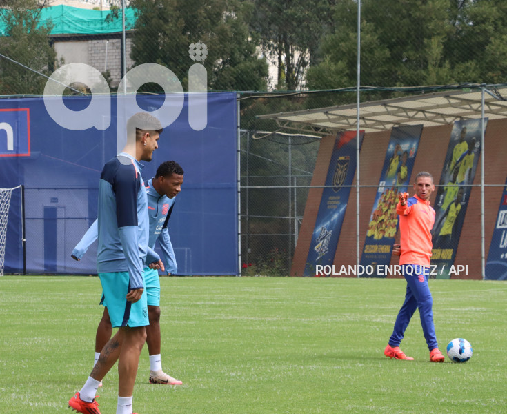 ENTRENAMIENTO-SELECCION-ECUATORIANA