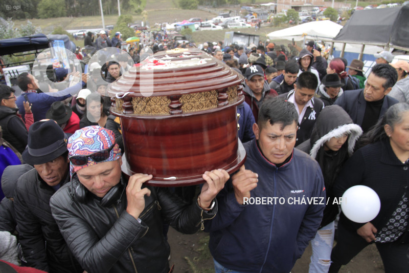 ENTIERRO-ULTIMO-HIELERO-CHIMBORAZO