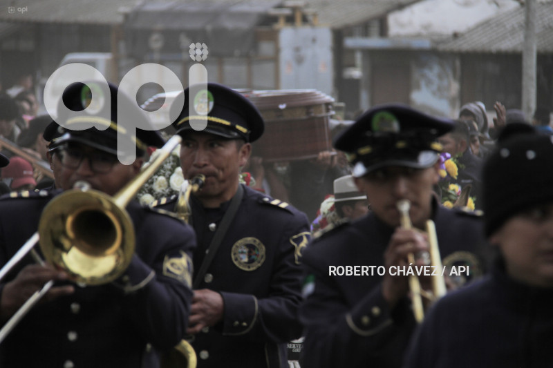 ENTIERRO-ULTIMO-HIELERO-CHIMBORAZO