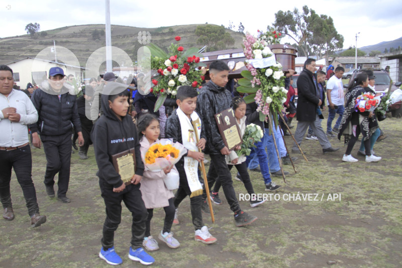 ENTIERRO-ULTIMO-HIELERO-CHIMBORAZO