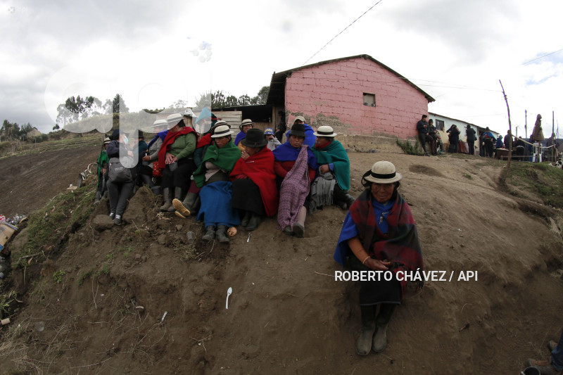 ENTIERRO-ULTIMO-HIELERO-CHIMBORAZO