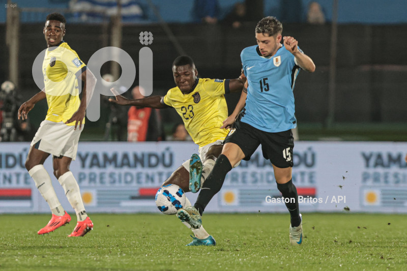 FBL-ELIMINATORIAS-URUGUAY-ECUADOR