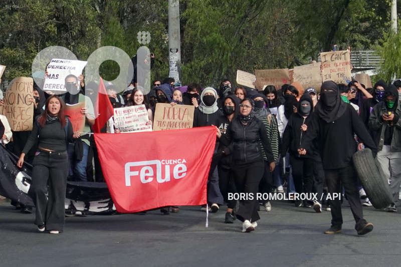 CUENCA-PROTESTA ESTUDIANTES UNIVERSITARIOS