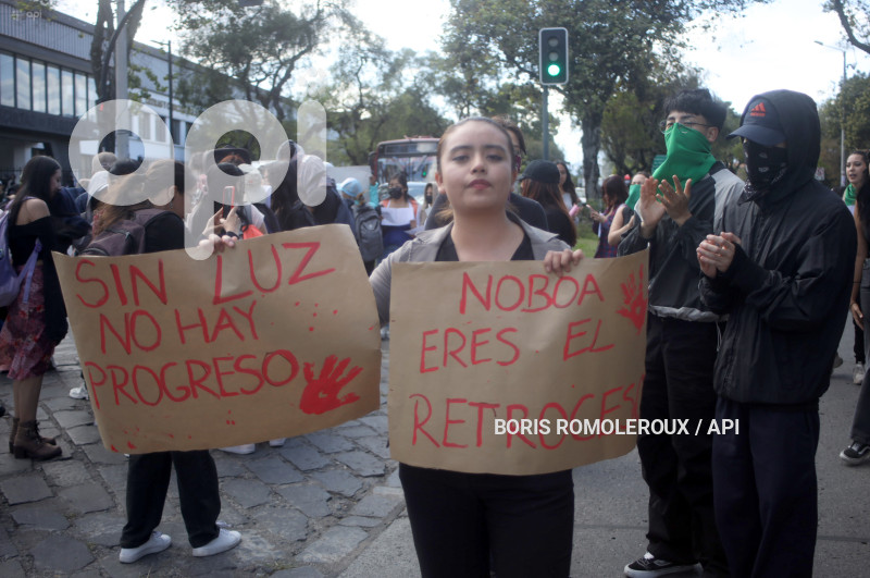 CUENCA-PROTESTA ESTUDIANTES UNIVERSITARIOS