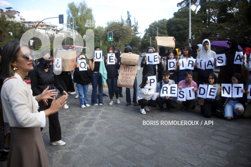CUENCA-PROTESTA ESTUDIANTES UNIVERSITARIOS
