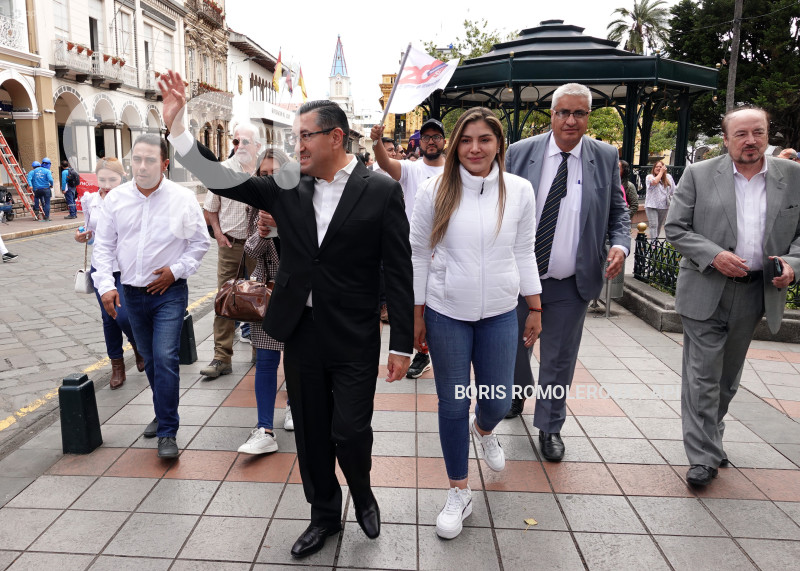 CUENCA-IVAN SAQUICELA-CANDIDATO A PRESIDENTE