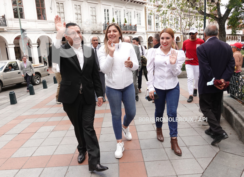 CUENCA-IVAN SAQUICELA-CANDIDATO A PRESIDENTE