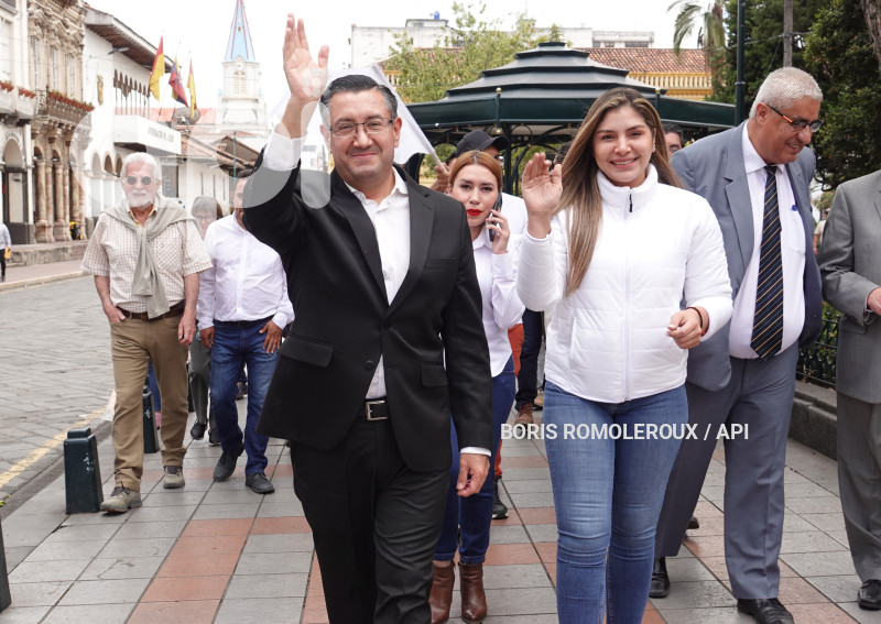 CUENCA-IVAN SAQUICELA-CANDIDATO A PRESIDENTE